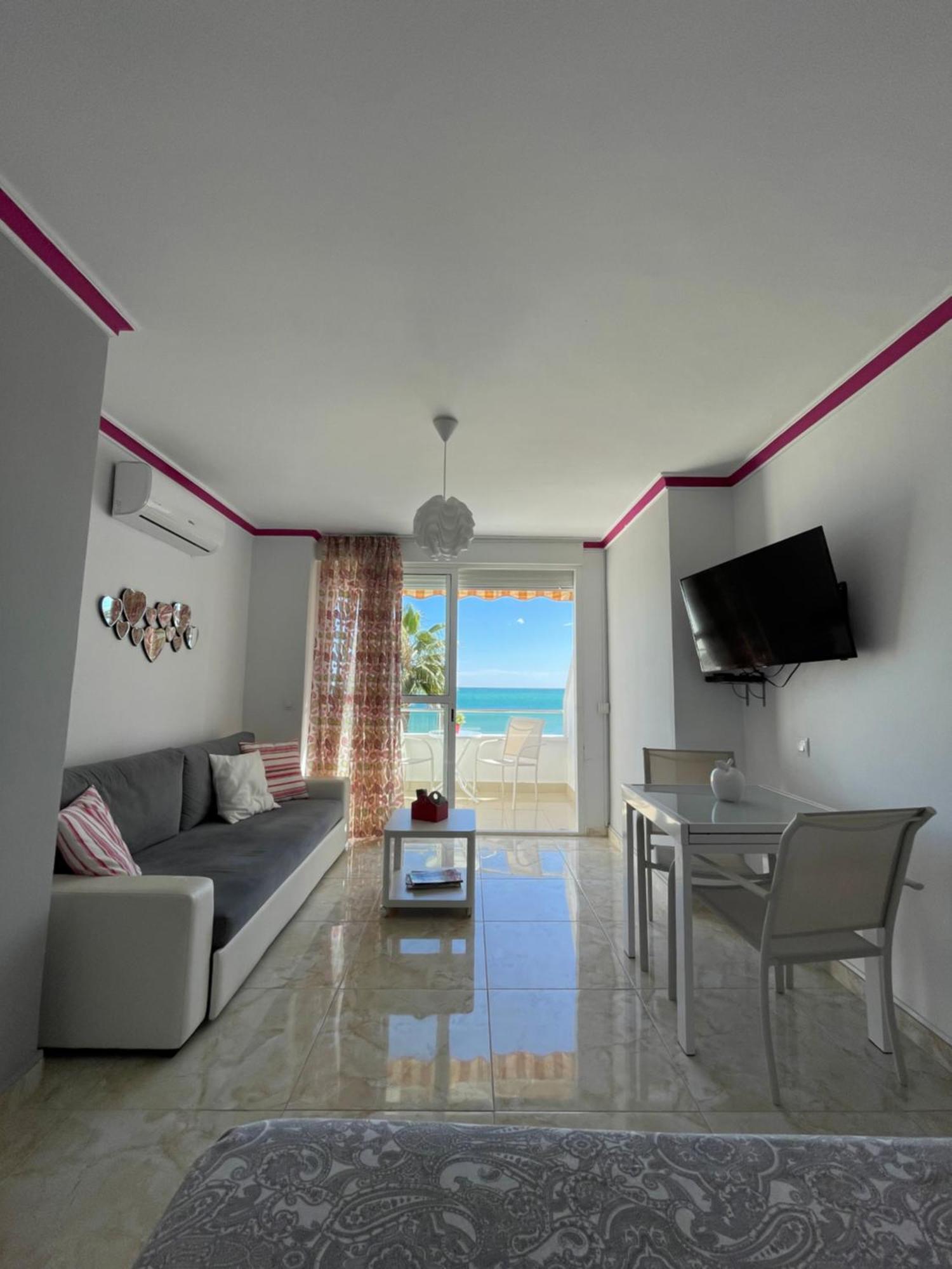 Apartamento Roca Chica. - First Line Torremolinos