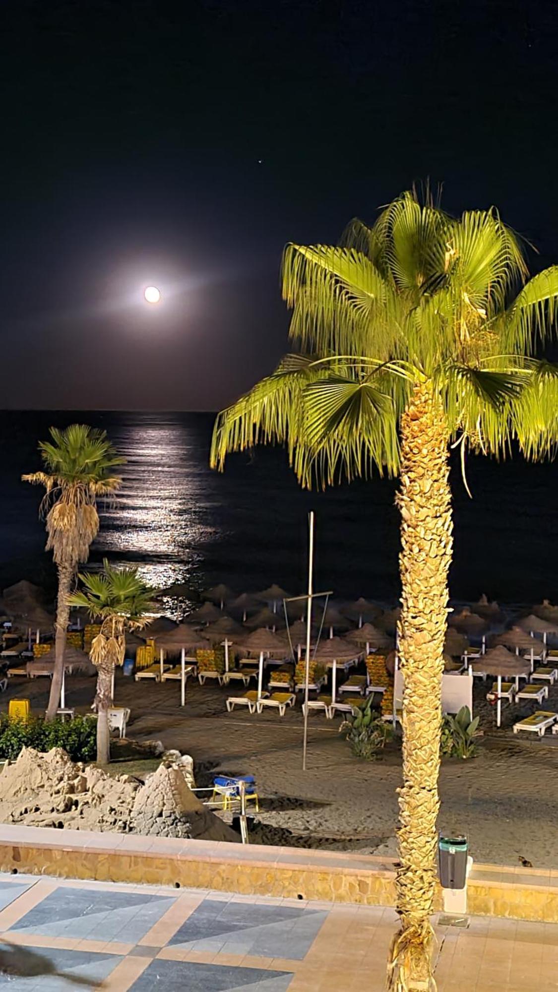Roca Chica. - First Line Apartamento Torremolinos