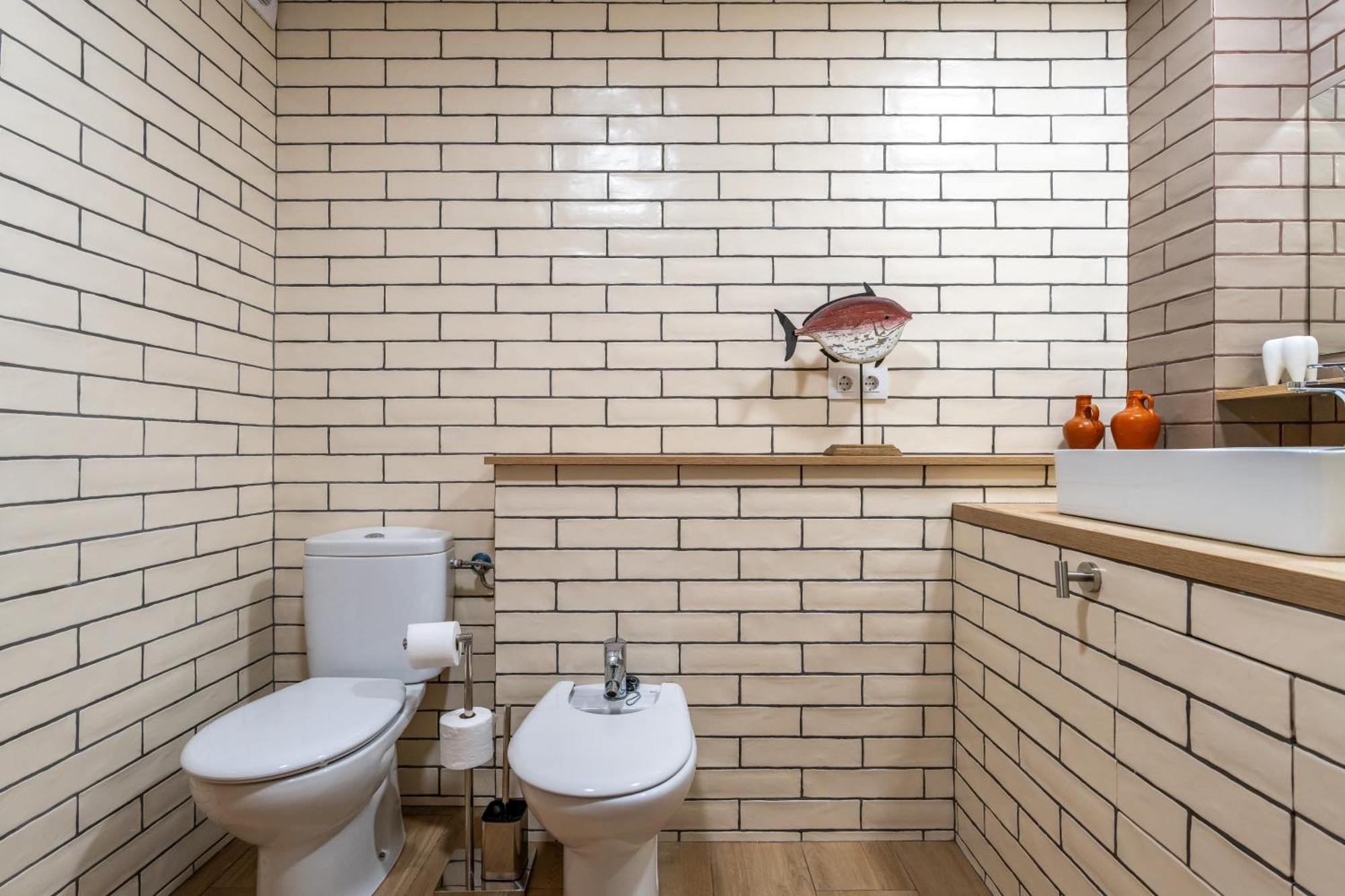 Luxury Designer Front Two Bedroom Apartment