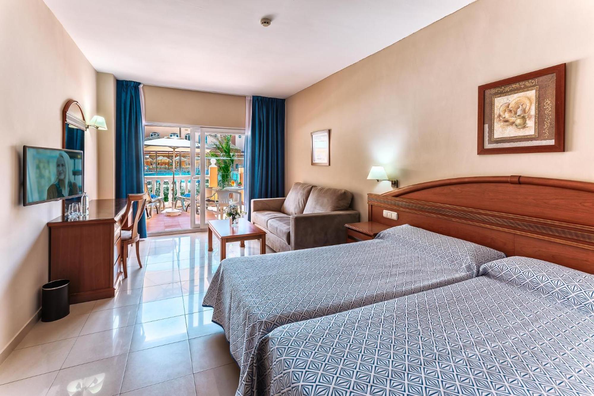 Bahía Tropical Hotel