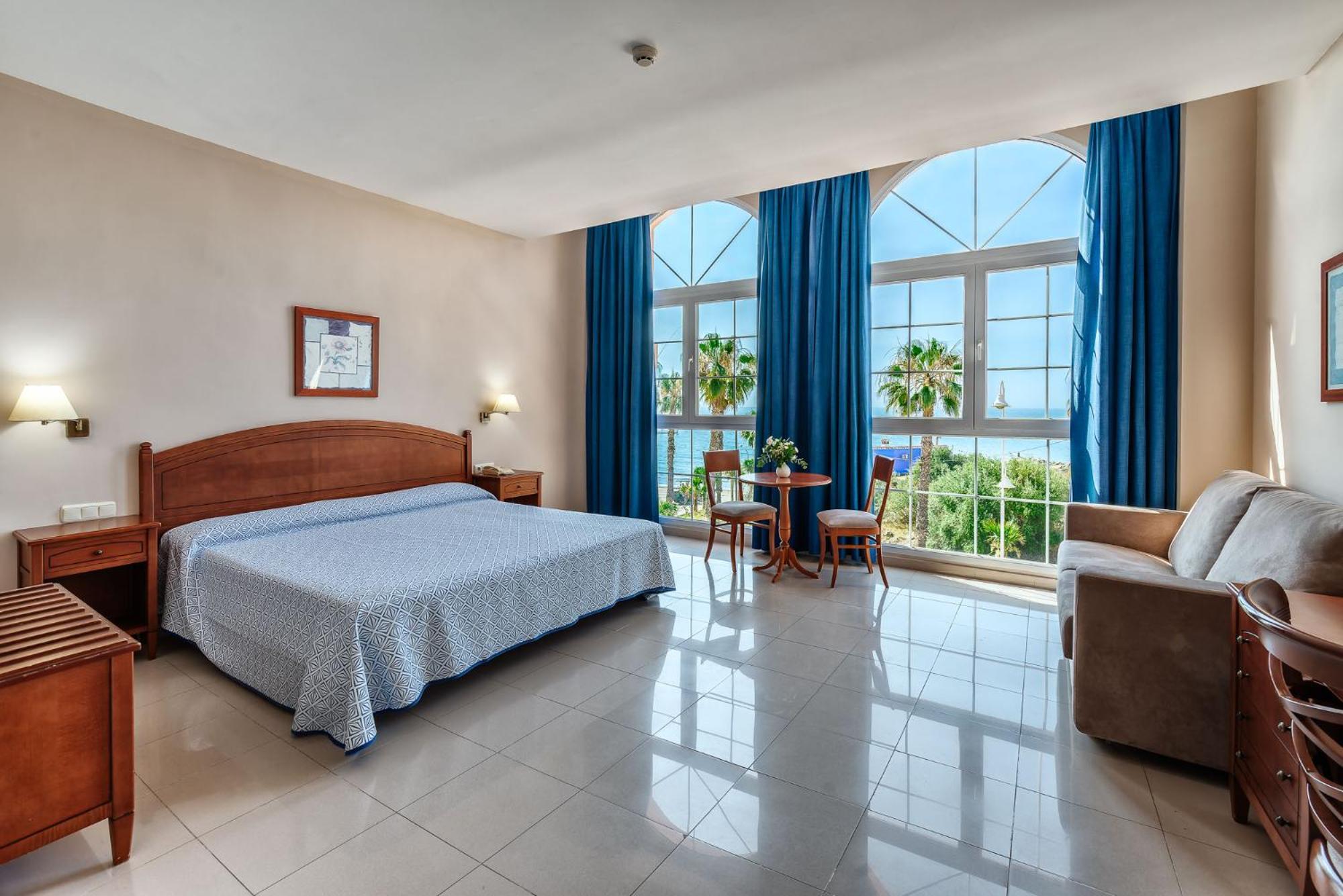 Hotel Bahía Tropical 4*