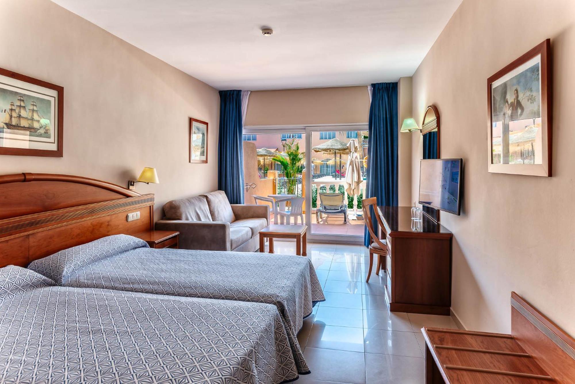 Bahía Tropical Hotel