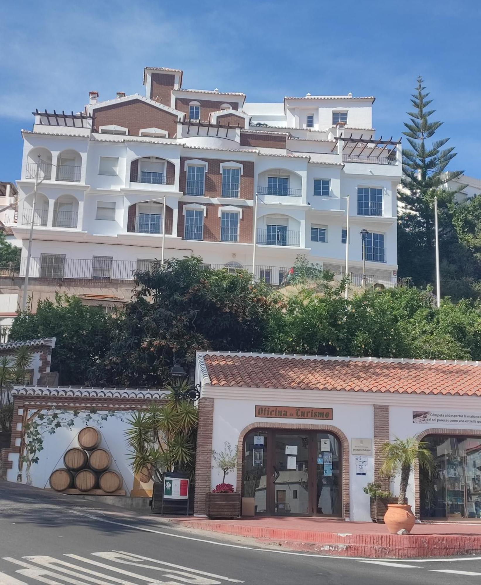 Apartamento Penthouse With Hot Tub And Air Conditioning Offering Breathtaking Panoramic Mountain And Sea Views *