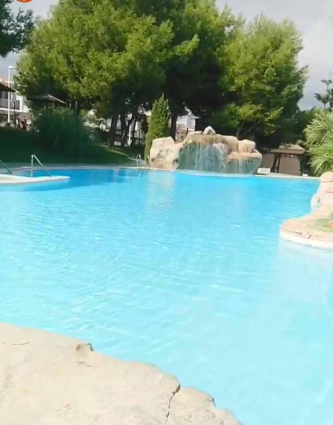 Awesome Cozy Bungalow , Pool Open From June To September Сasa de vacaciones Gran Alacant