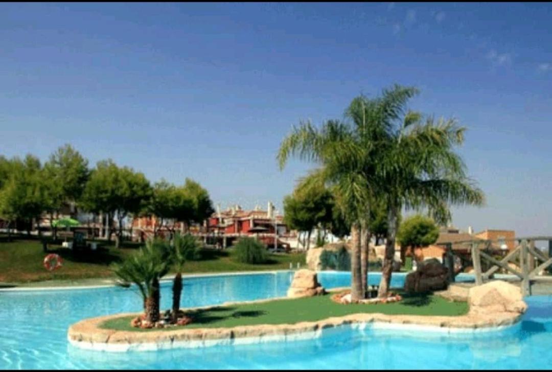 Сasa de vacaciones Awesome Cozy Bungalow , Pool Open From June To September