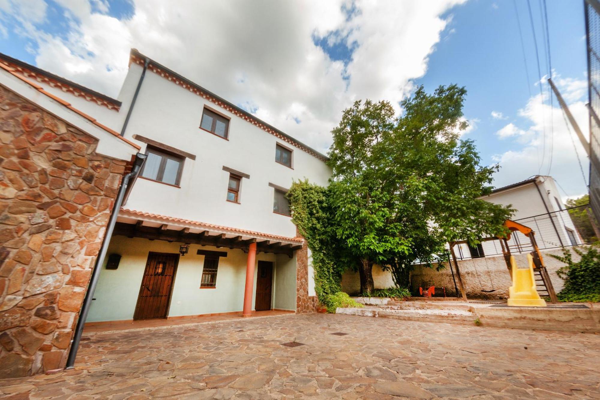 Robles De Altamira Chalet Cortijos Nuevos
