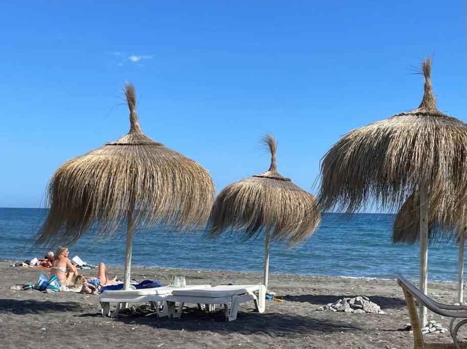 Beachfront - Terrace With Sea View - Pool Apartamento