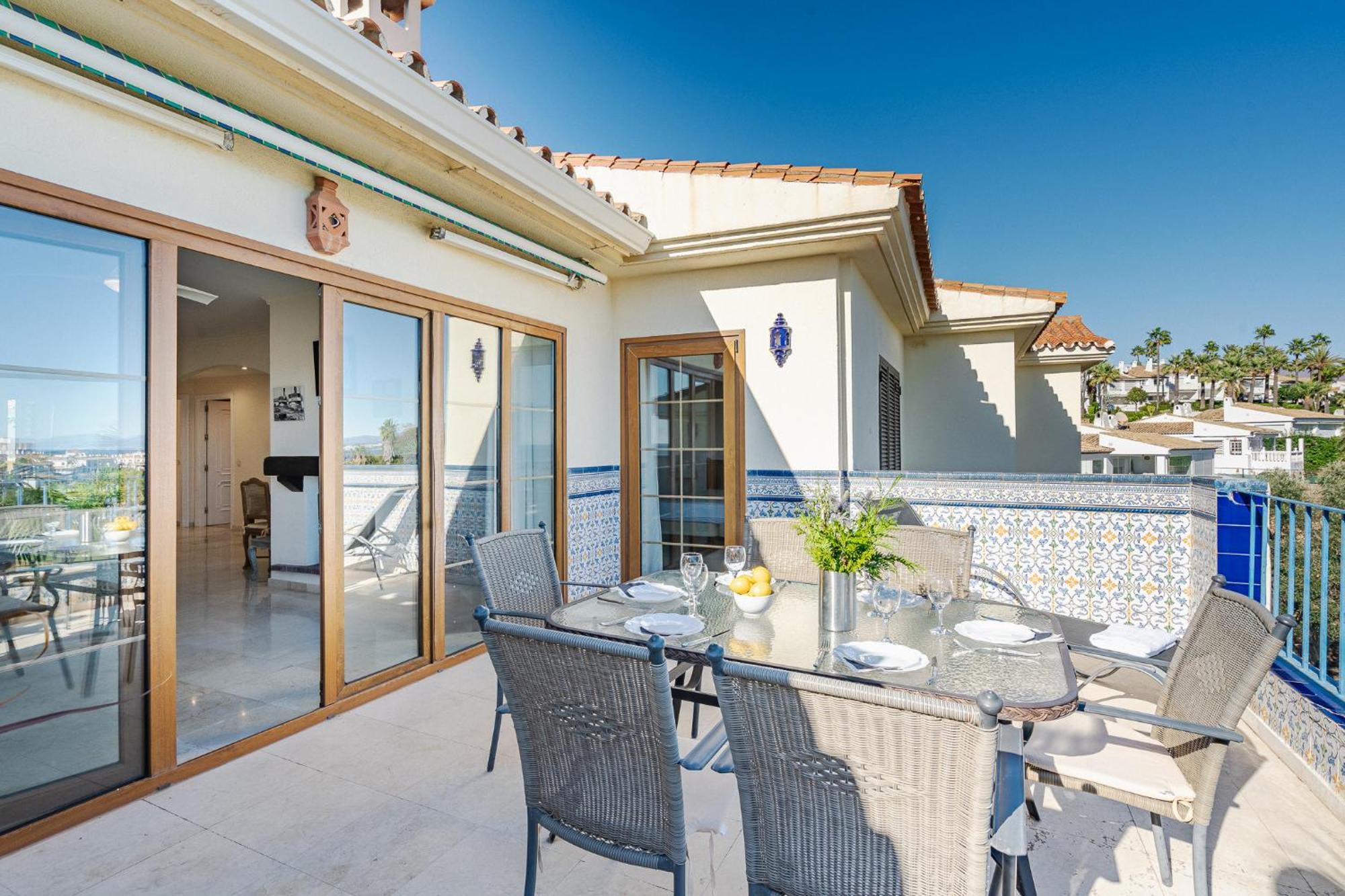 26 Front Row Penthouse Golf And Sea Views Duquesa Andalusia Apartamento Manilva