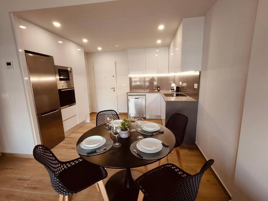 Apartment Claudia Luxury Near The Beach With A Pool, Gym, And Secure Gated Parking *