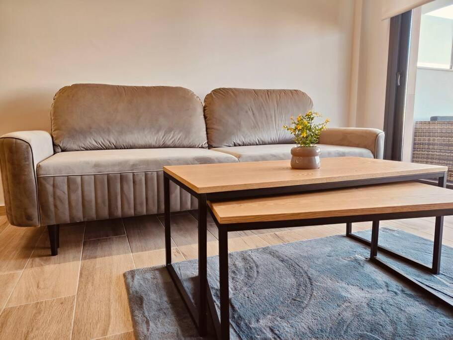 Claudia Luxury Near The Beach With A Pool, Gym, And Secure Gated Parking