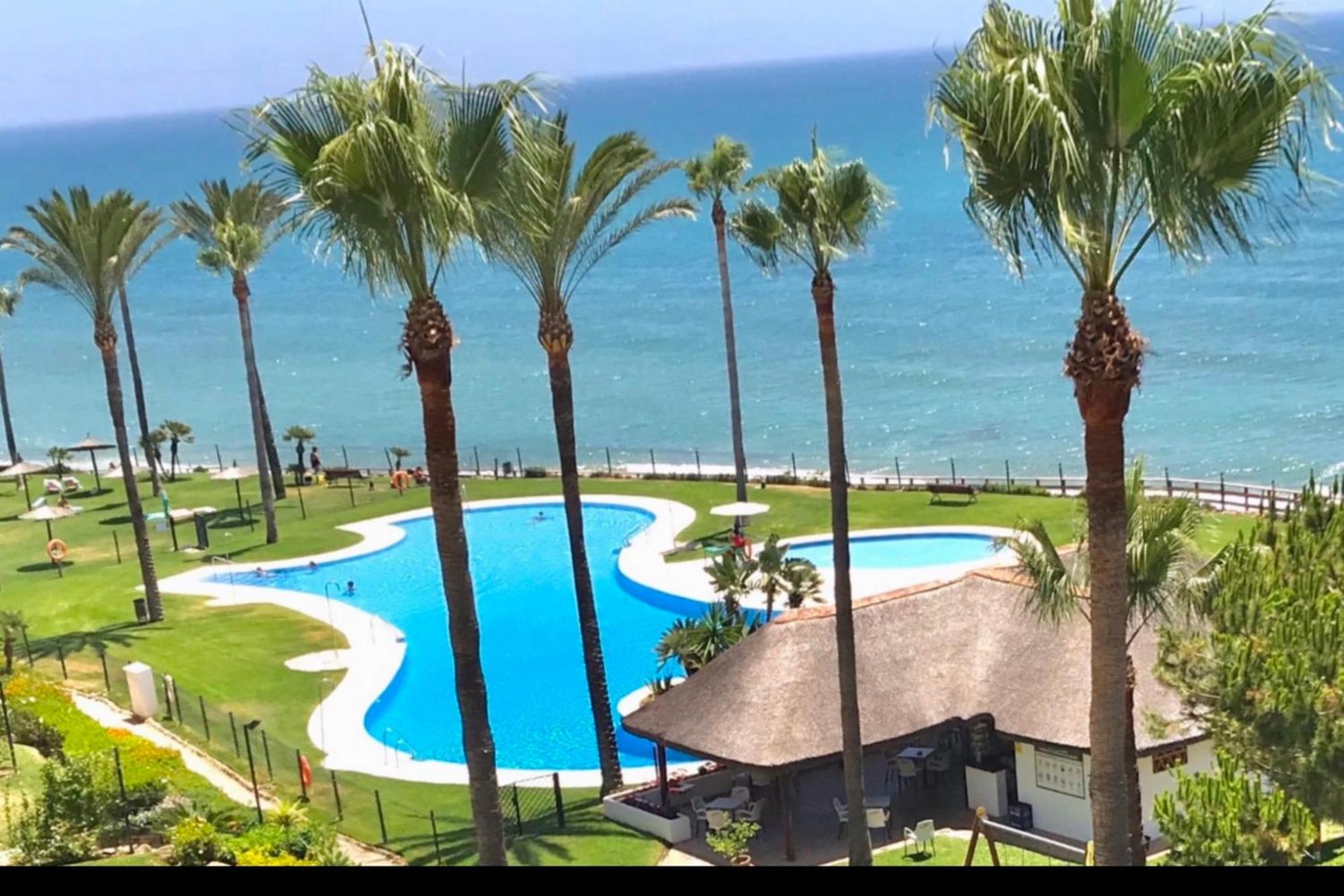 Mi Capricho Beachfront 400 - With Sea Views Costa Del Sol