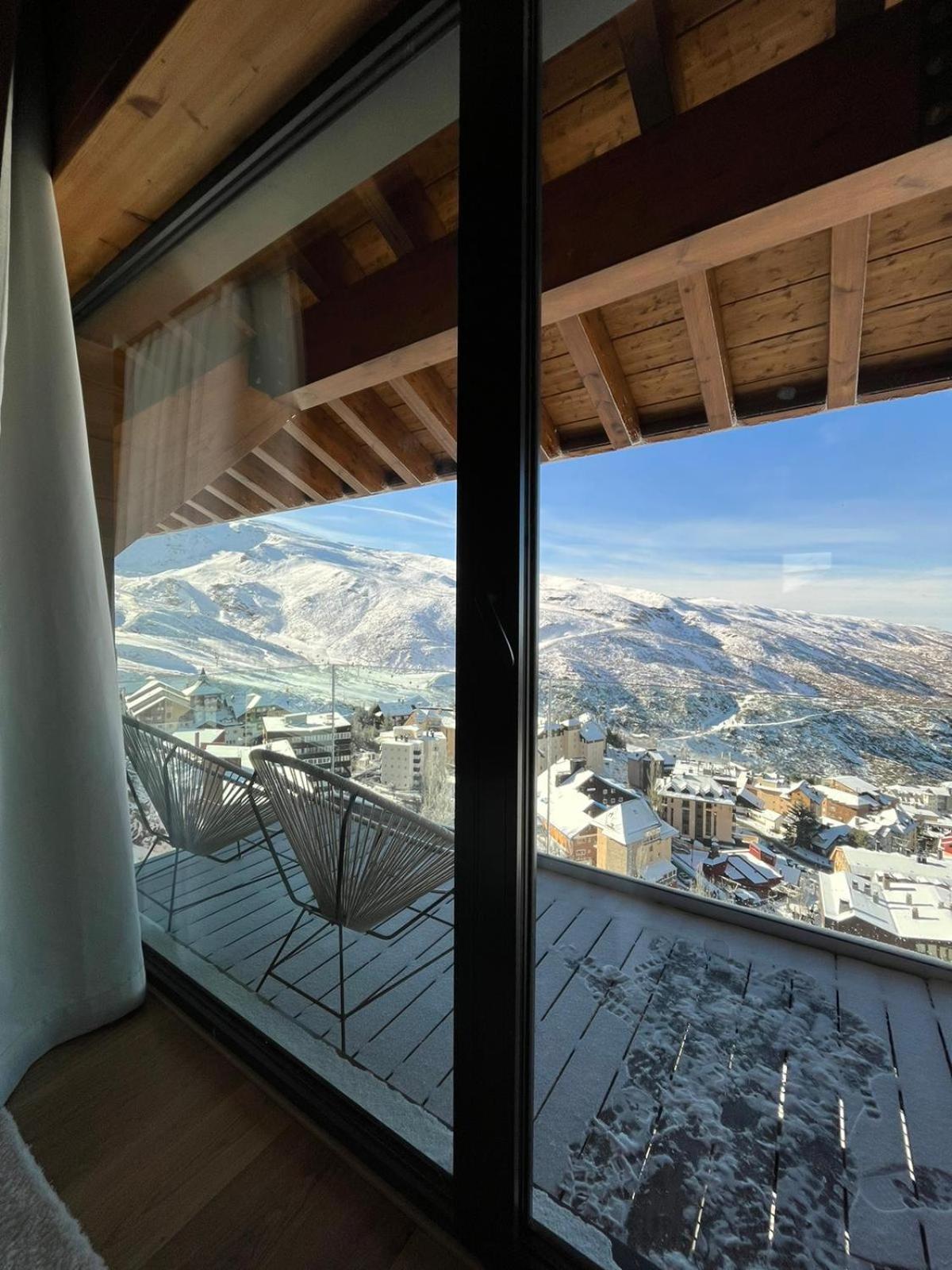 Lux 12 Sierra Nevada