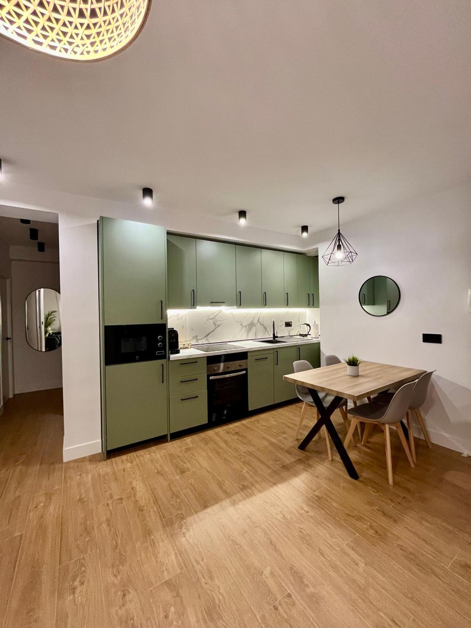 Apartamento Piso Picasso, Modern In The Heart Of