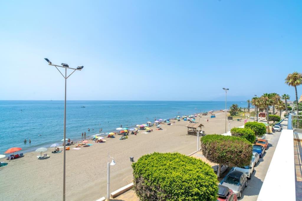 Atico En Primera Linea De Playa Con Vistas Al Mar Apartamento *