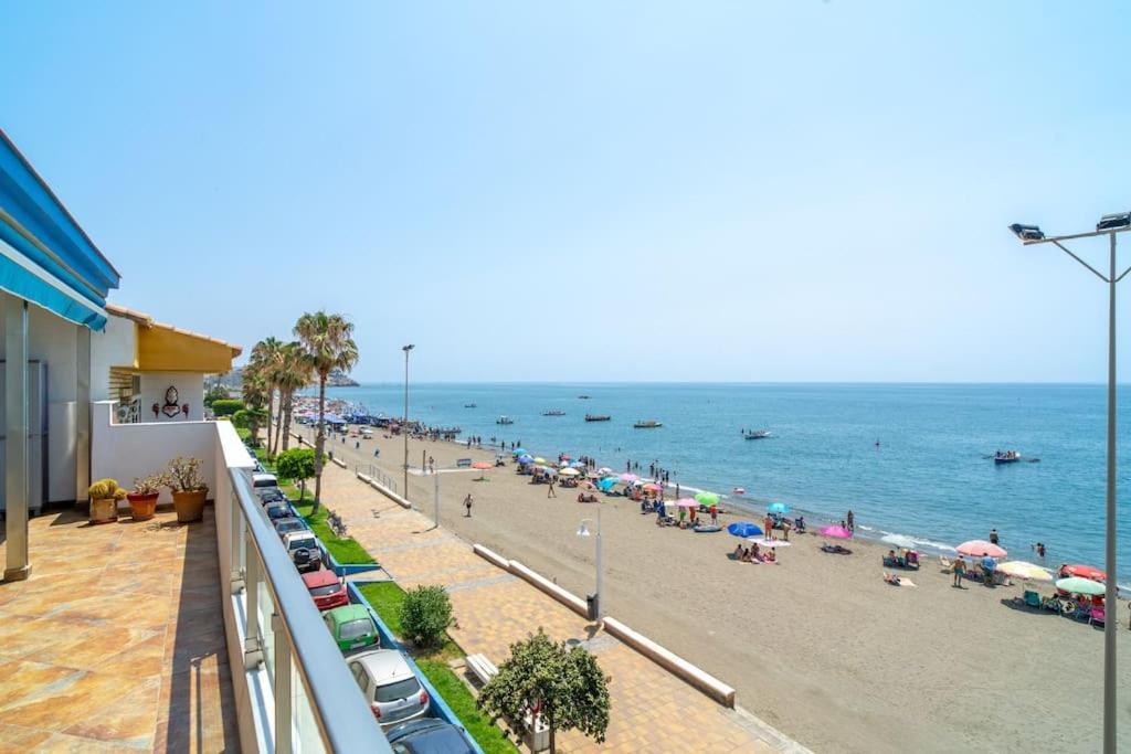 Atico En Primera Linea De Playa Con Vistas Al Mar Apartamento