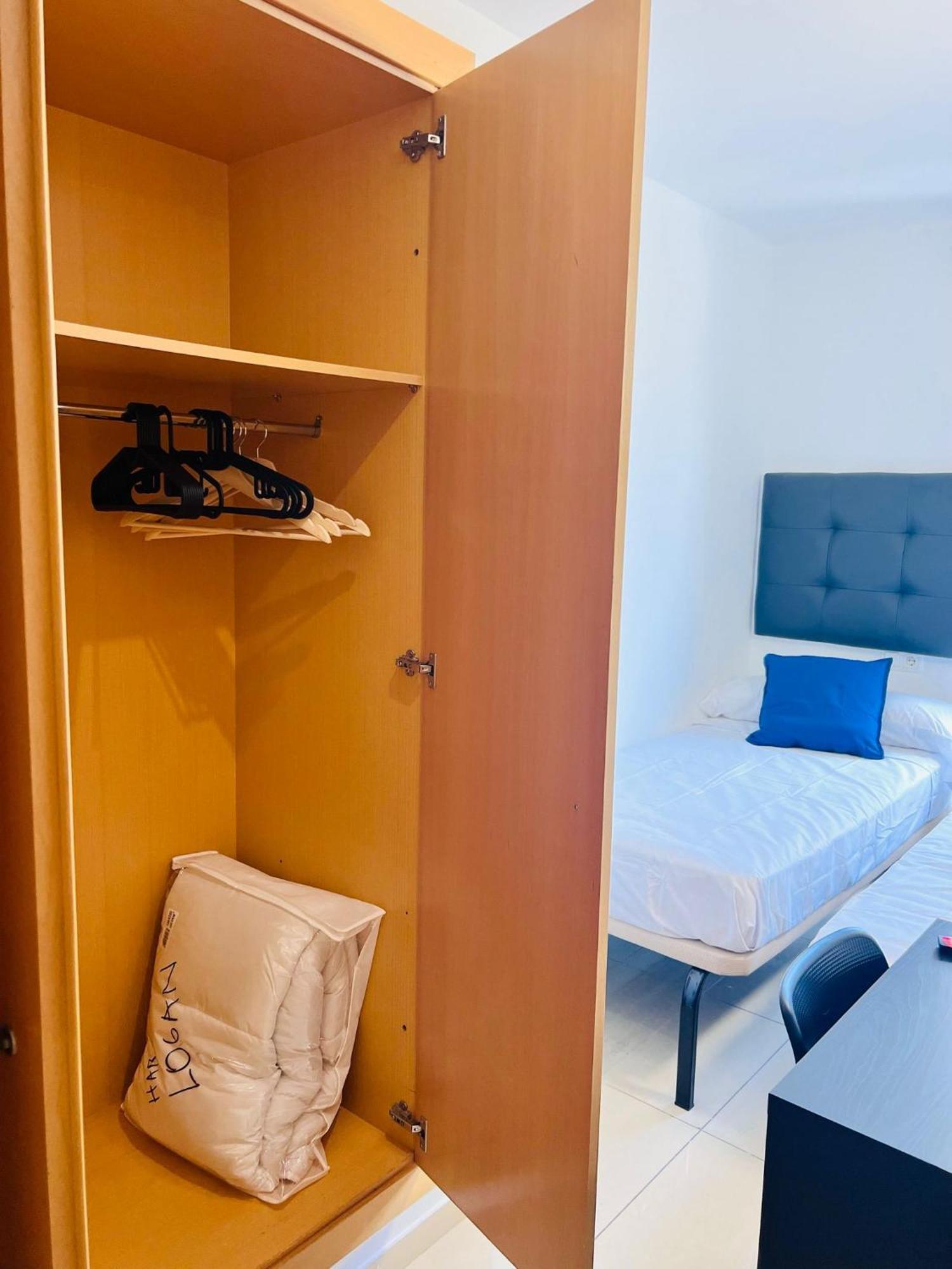 Fira Gran Via 2 - Private In A Shared - Privadas En Compartido Campsite