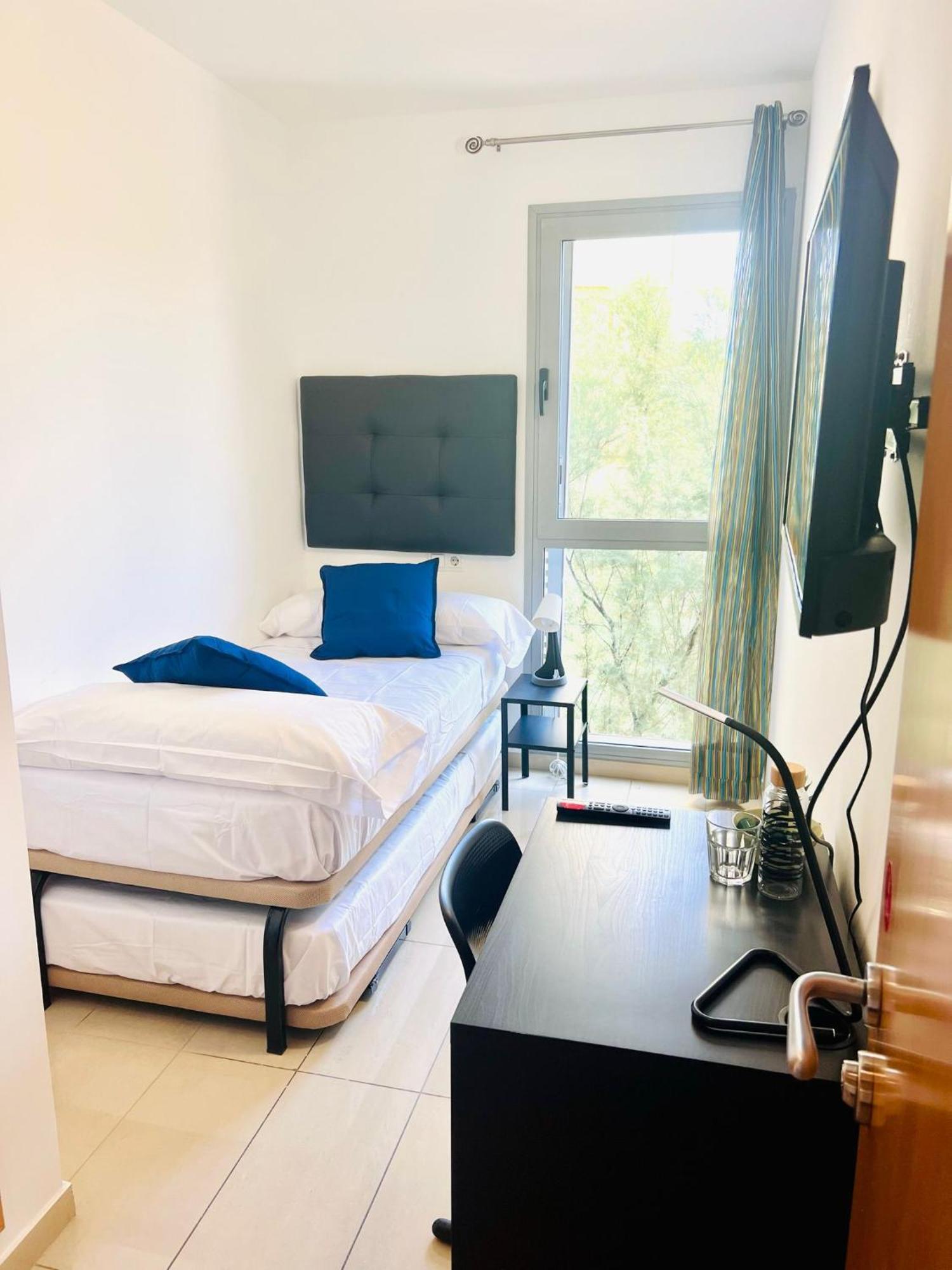 Campsite Fira Gran Via 2 - Private In A Shared - Privadas En Compartido L'Hospitalet de Llobregat