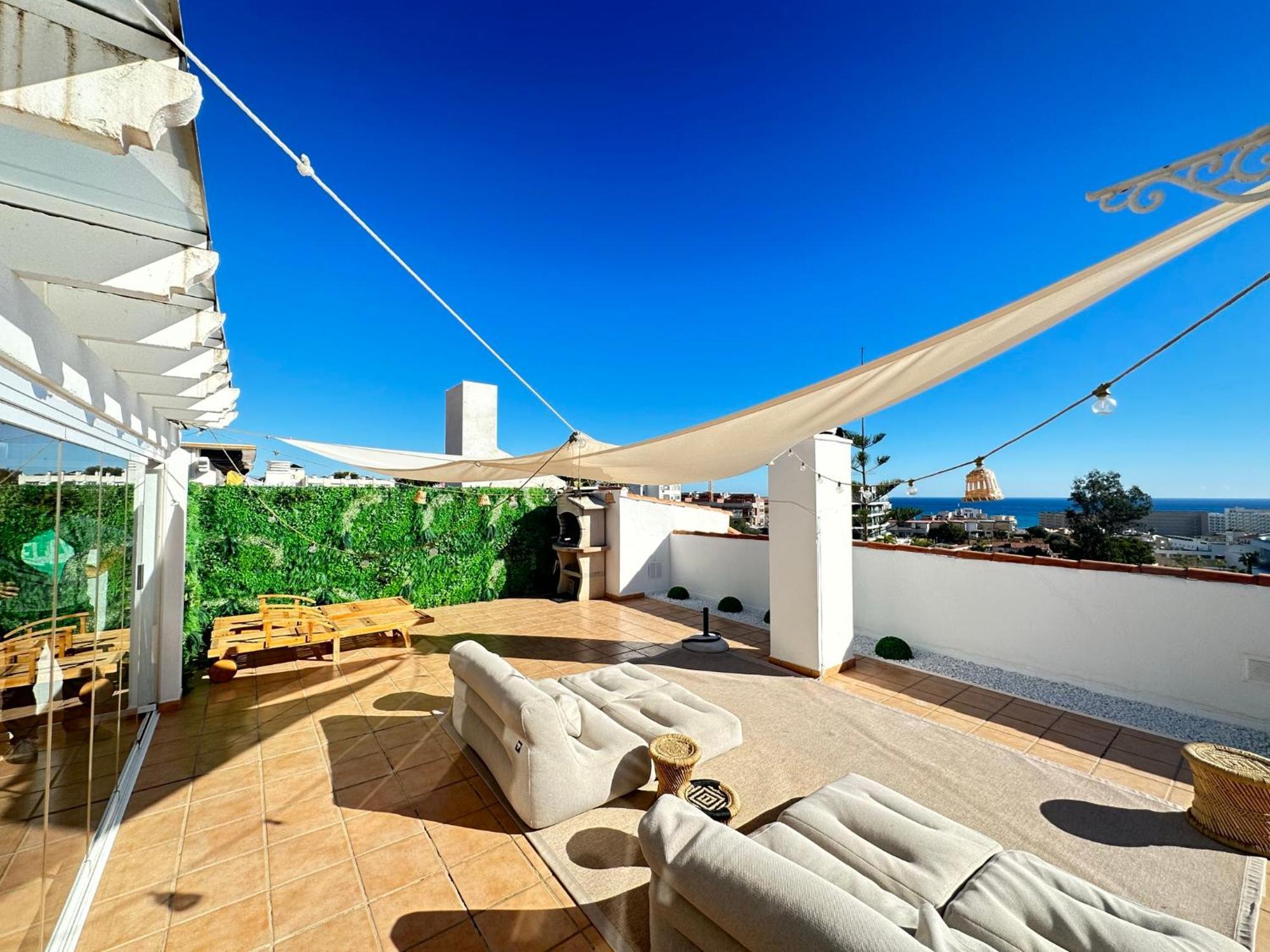 2 Bed Penthouse With Sea View Apartment *