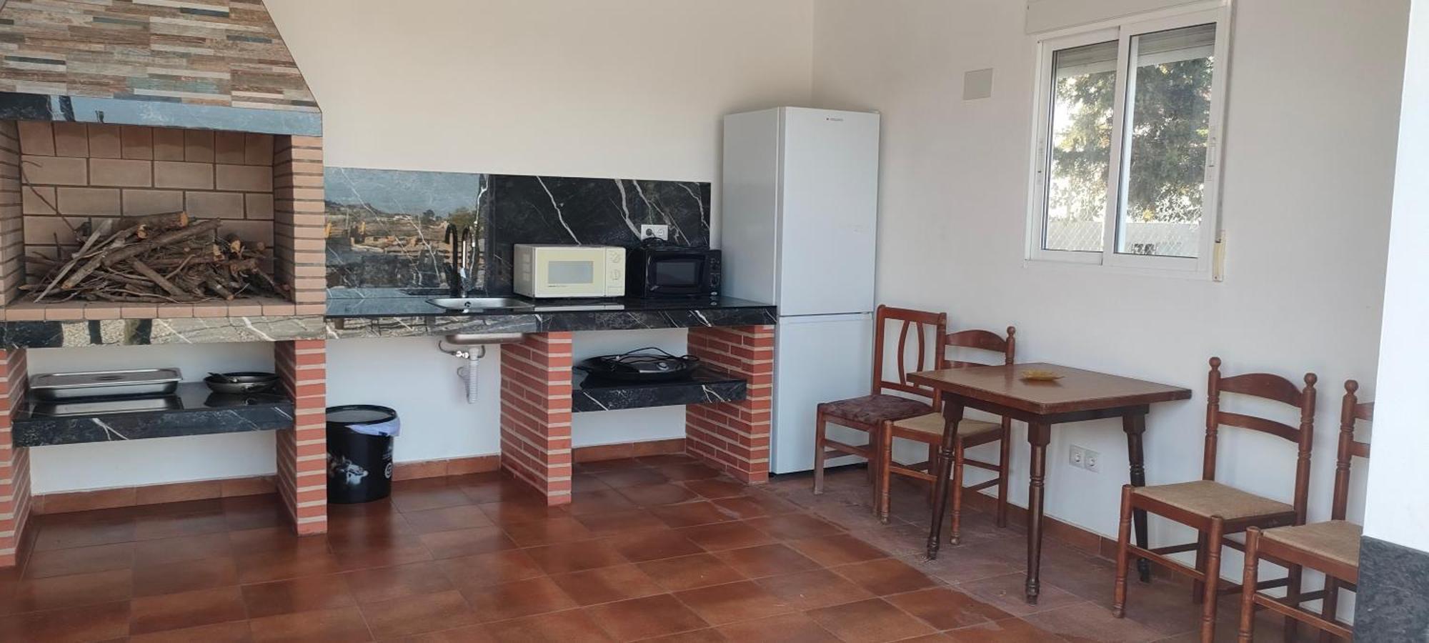 Con Piscina Climatizada Y Barbacoa A 10 Km De Alicante Y Playas, 3000 M2 De Terreno Elche