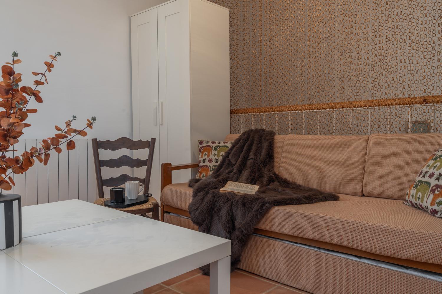 Tuguest House