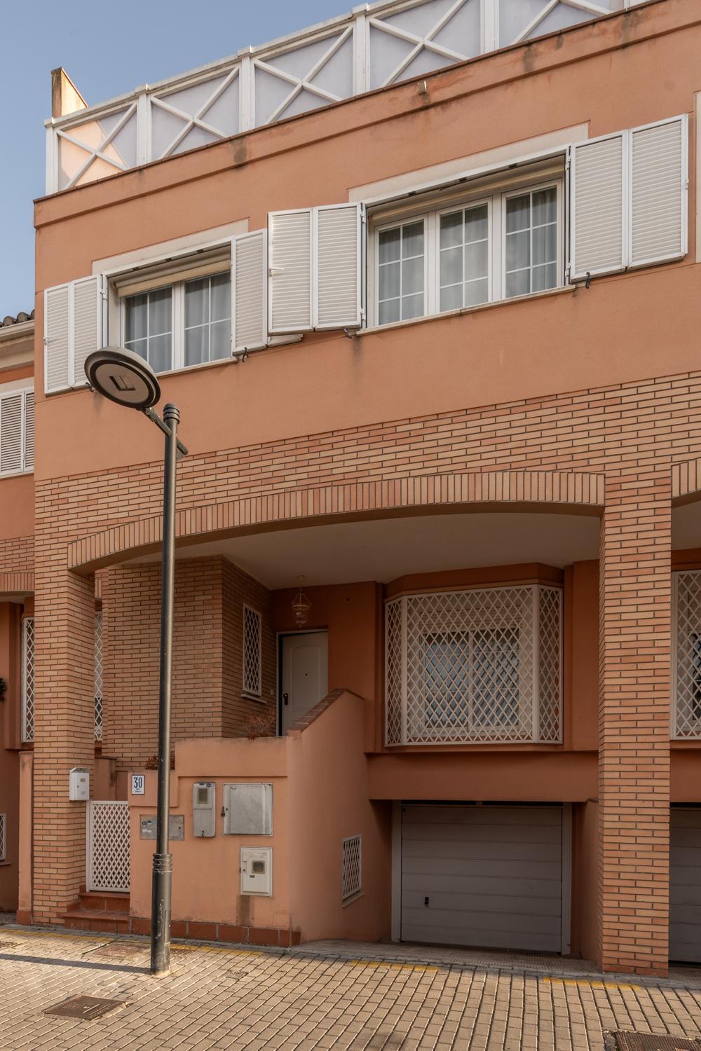 Tuguest House