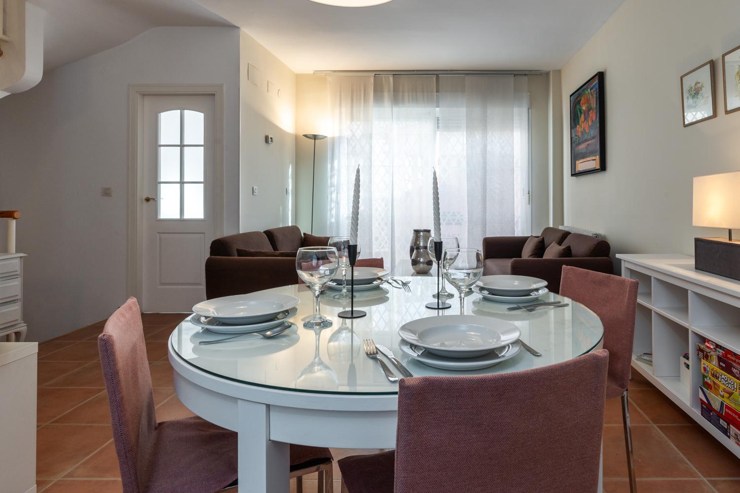 Сasa de vacaciones Tuguest House