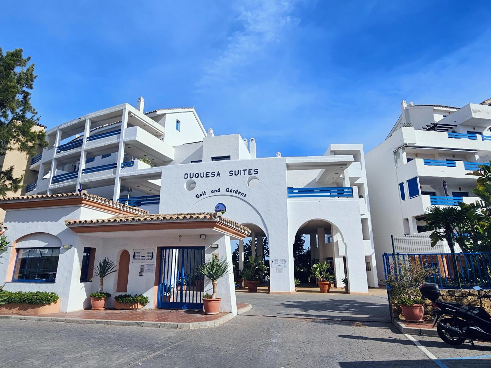 Apartment Duquesa - Superb Sea Views & Overlooking Pool