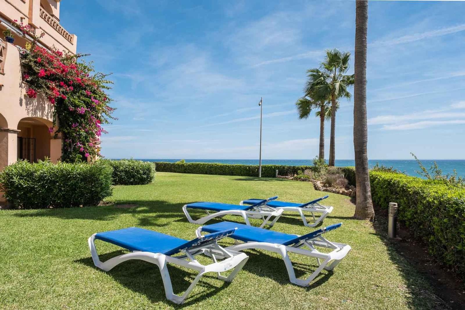 La Joya Seafront By Alfresco Apartment