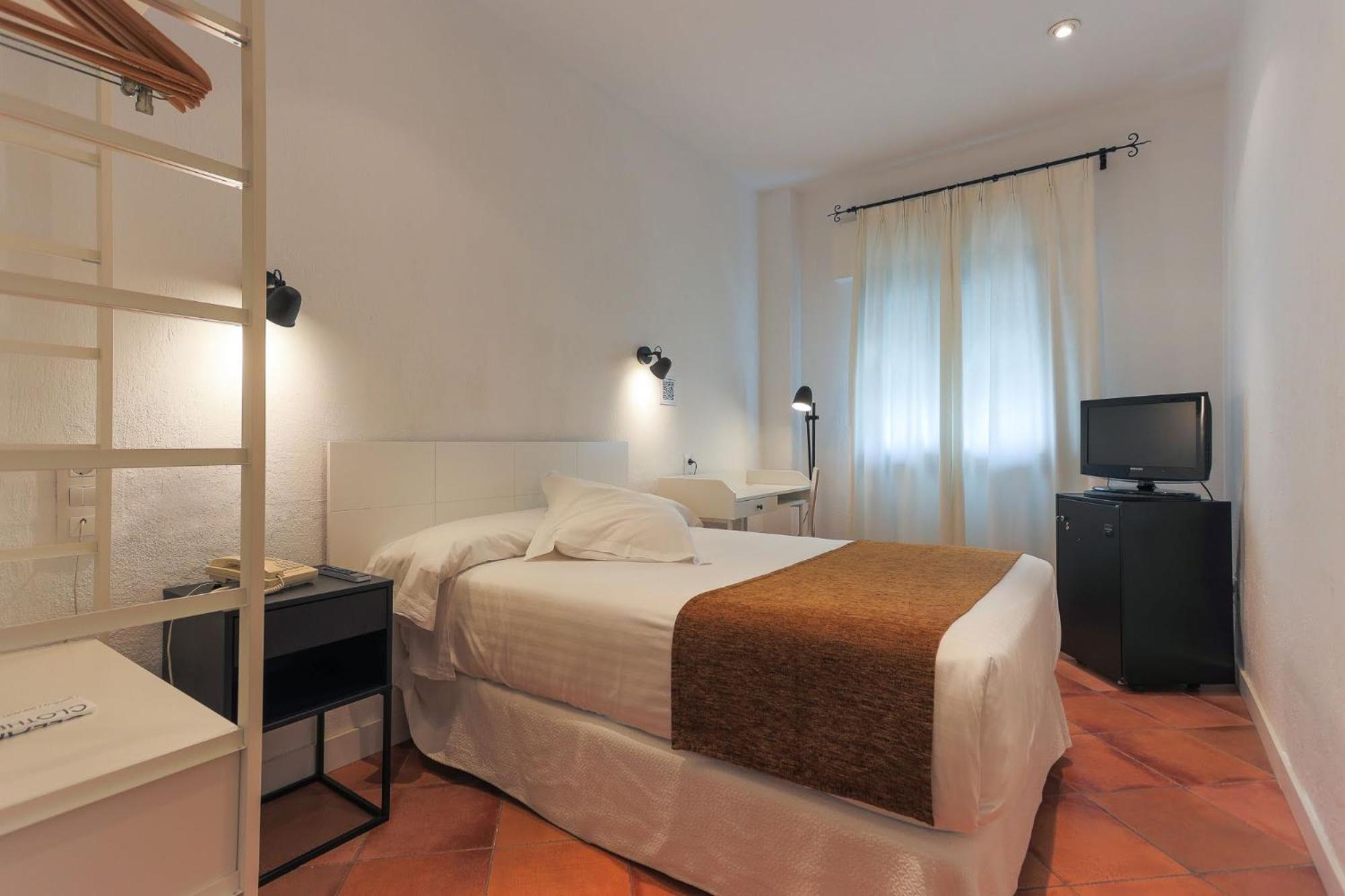 Cantaros Hotel 3*