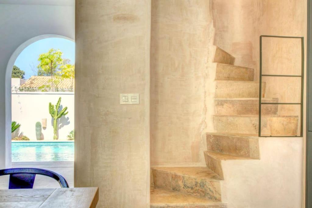 Mas Tranquila - A Stylish With Pool 150 M From The Villa *