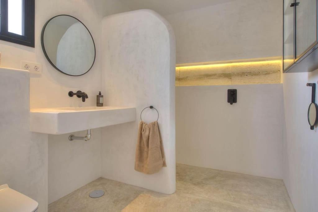 Mas Tranquila - A Stylish With Pool 150 M From The * Conil De La Frontera