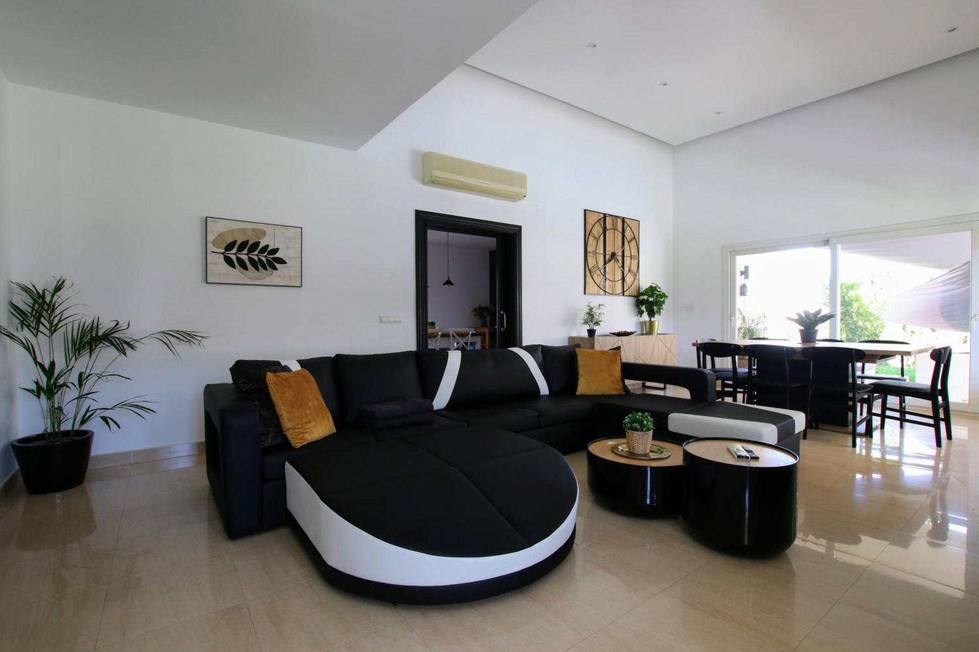 Tess Jocalo Villa