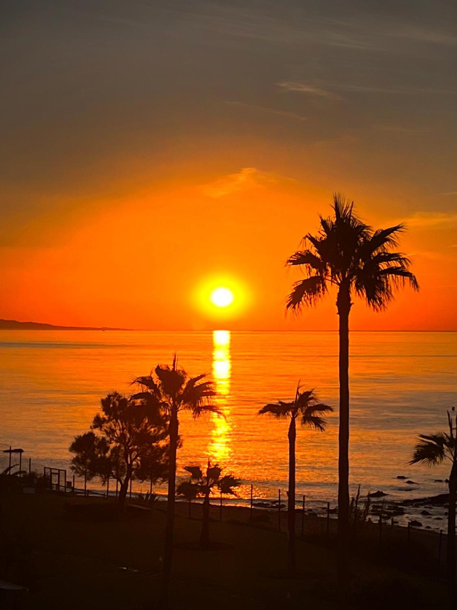 Exclusive Luxury Frontline Penthouse Del Mar - Estepona