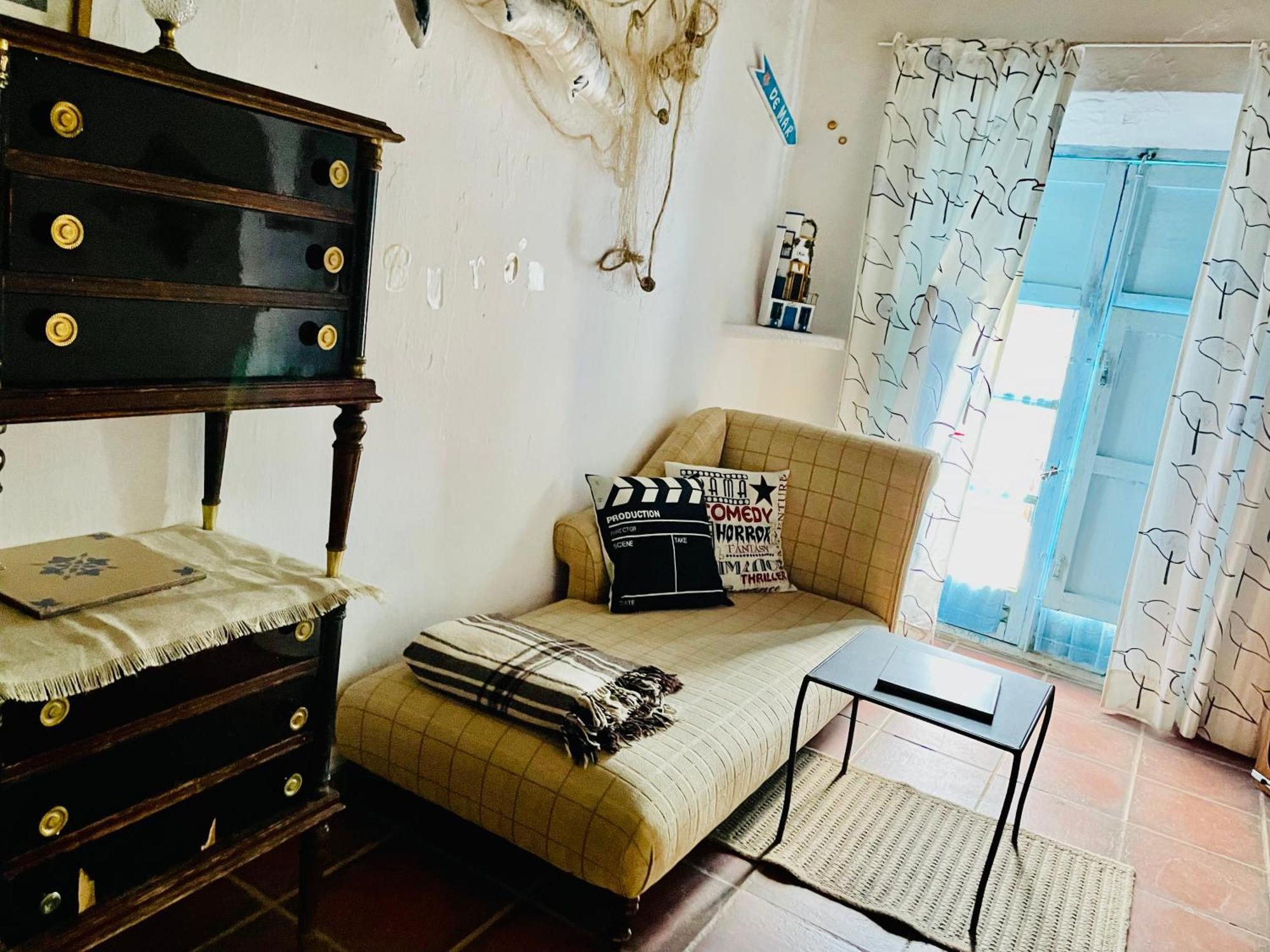 La Casa Del Cine En * Nijar