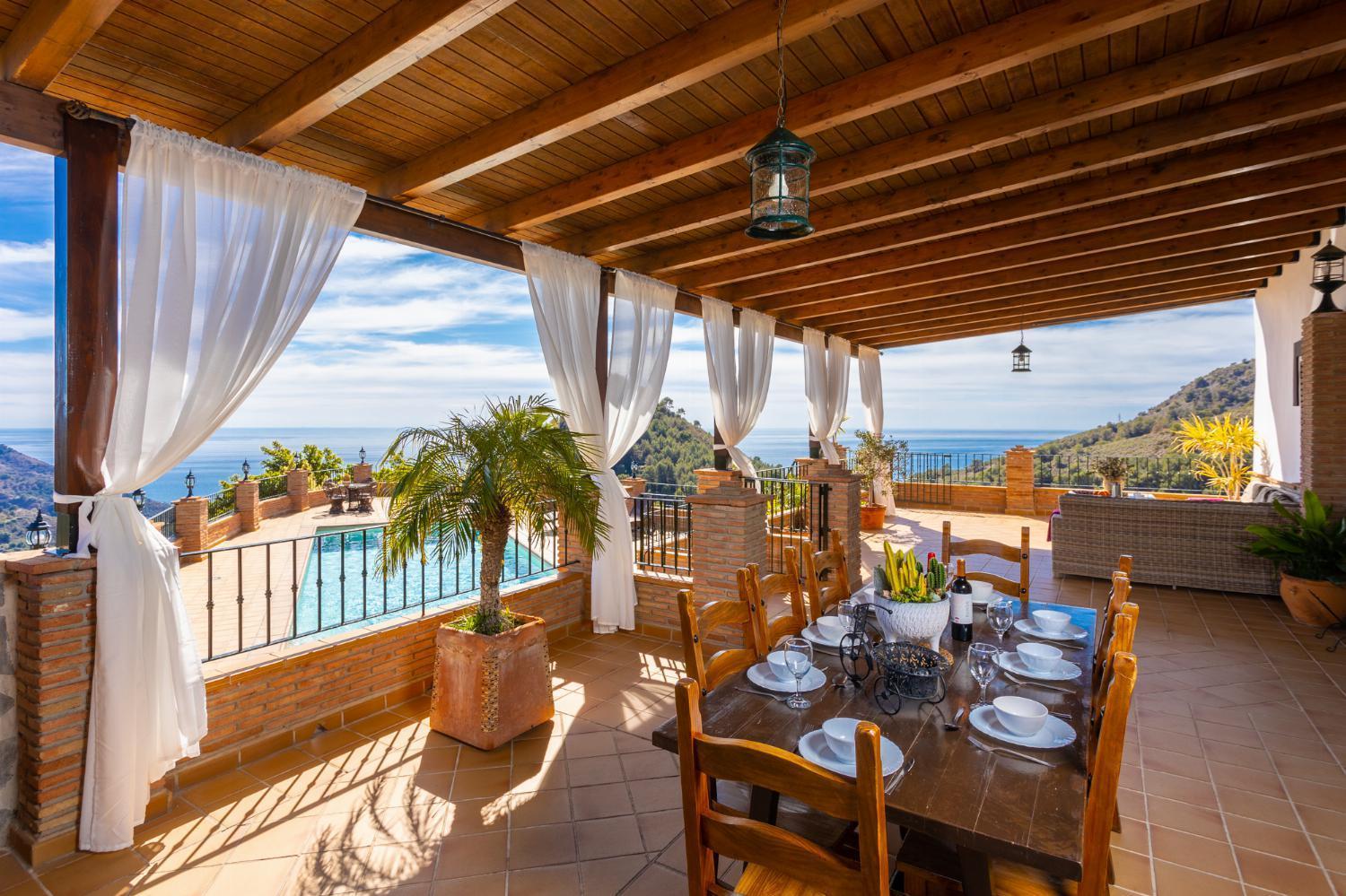 Villa Flores *