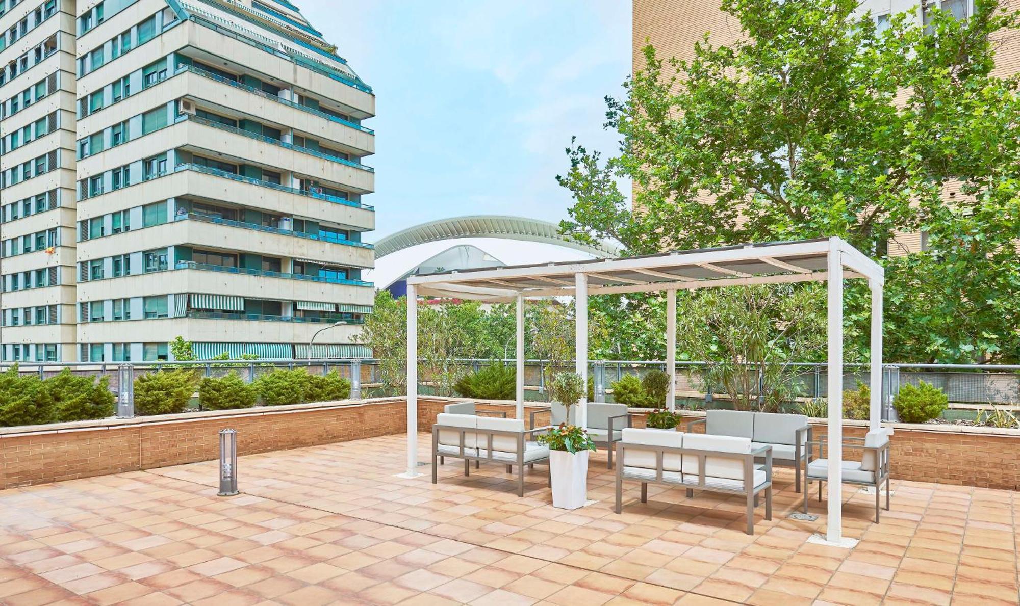 Hotel Nh Artes 4*