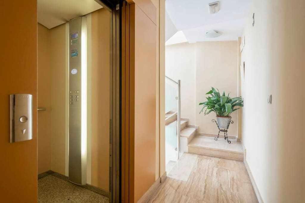 Luxe Haven In Apartment