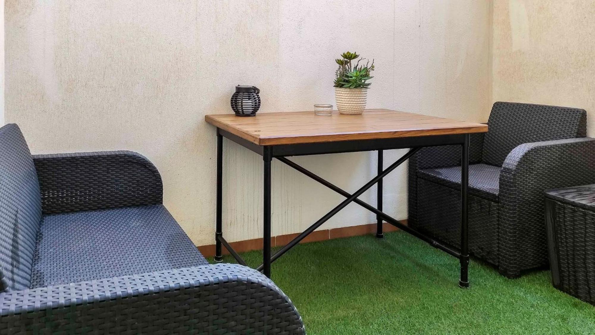 Apartamento Plaza De Cristos Con Jardin By Sharingco