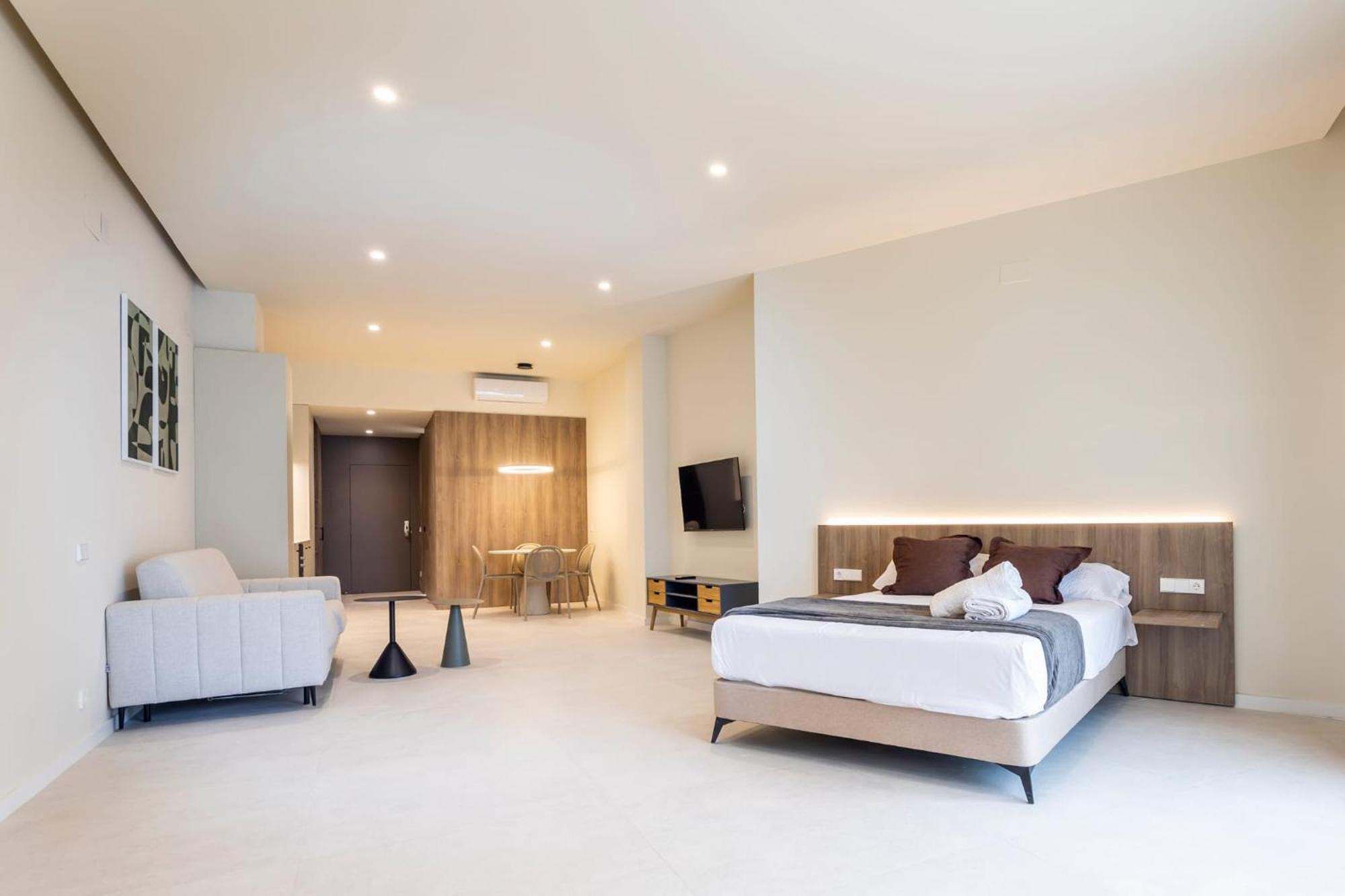North Station Pen-suites Apartment