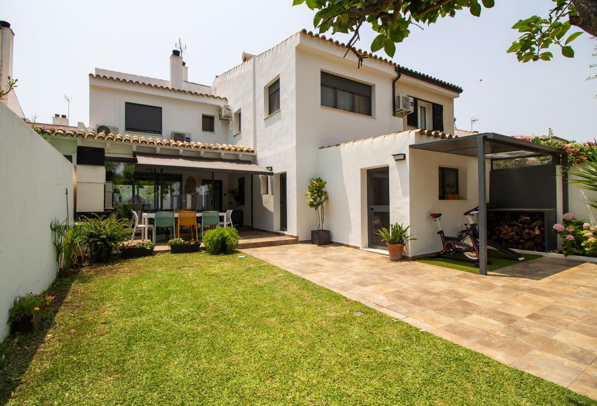 Casa Con Jardín Privado Y Barbacoa Piscina Y 300 Metros De La Playa By Lightbooking *