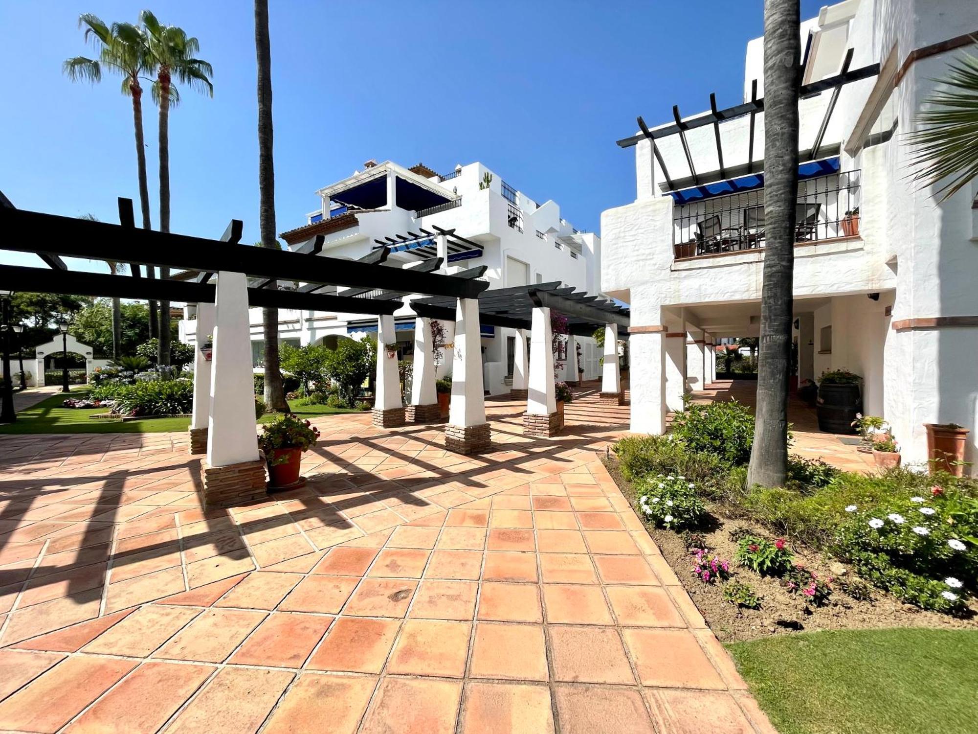 Solguest A 7 Minutos De Puerto Banus 1ª Linea Playa!!! Marbella
