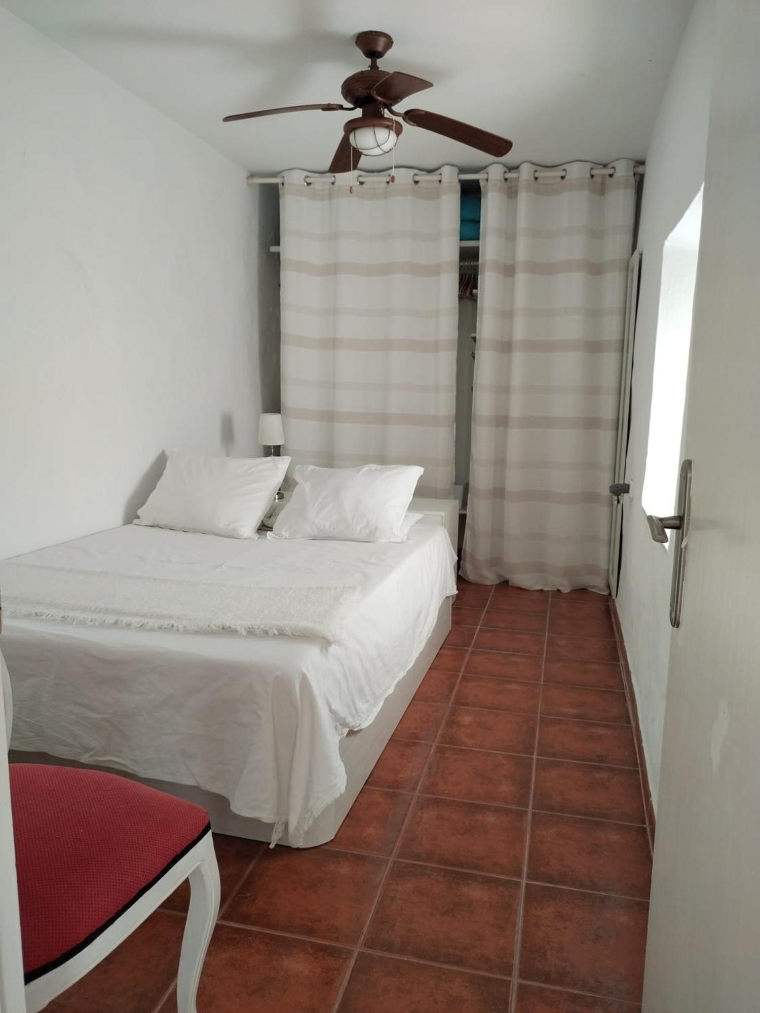 Small With Beautiful Sea Views Сasa de vacaciones *