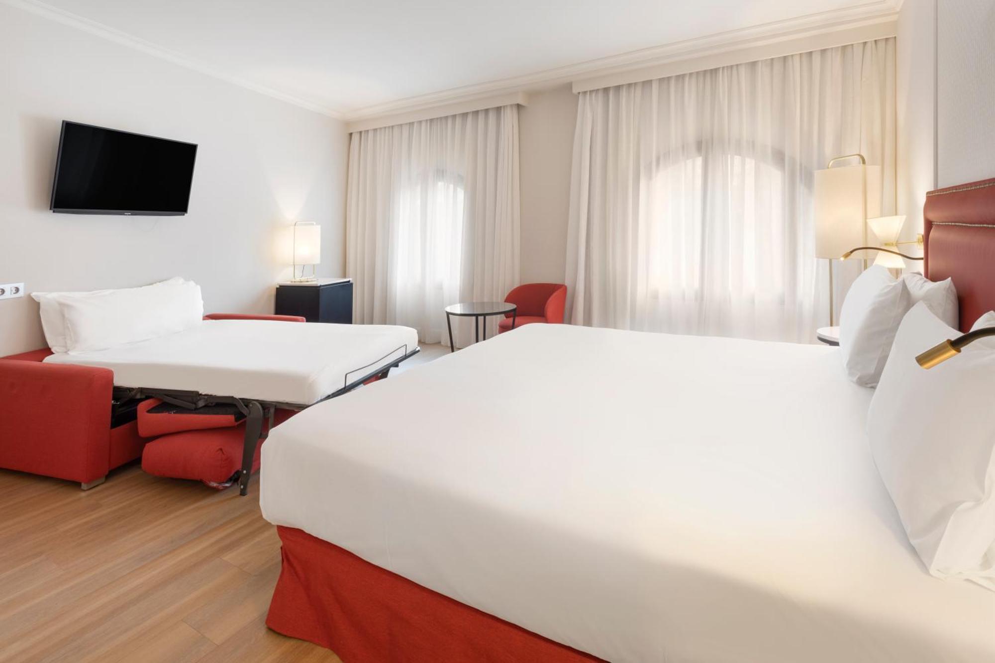 Hotel Macarena 4*