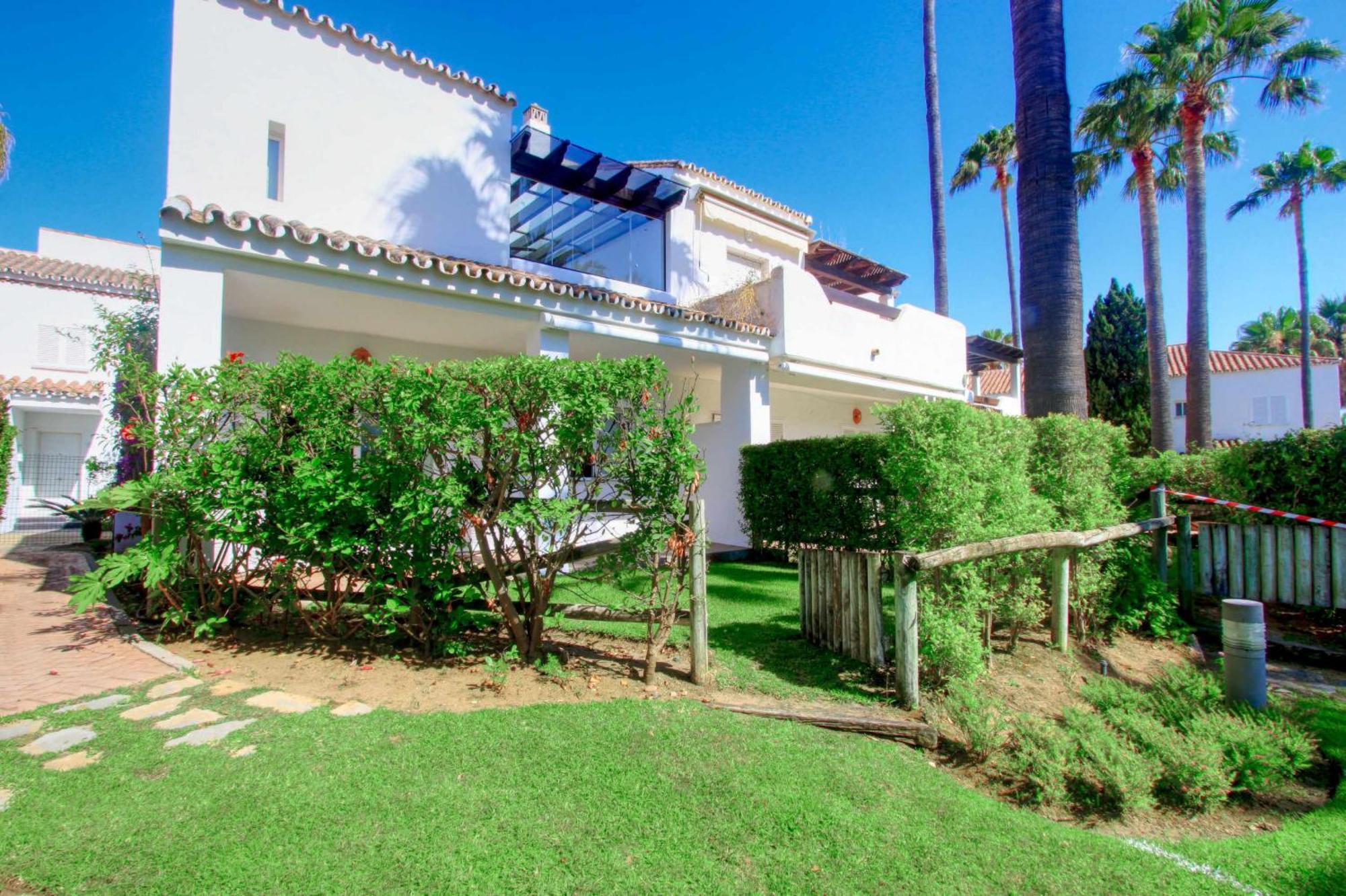 1176 Front 2 Pools Bahia Marbella