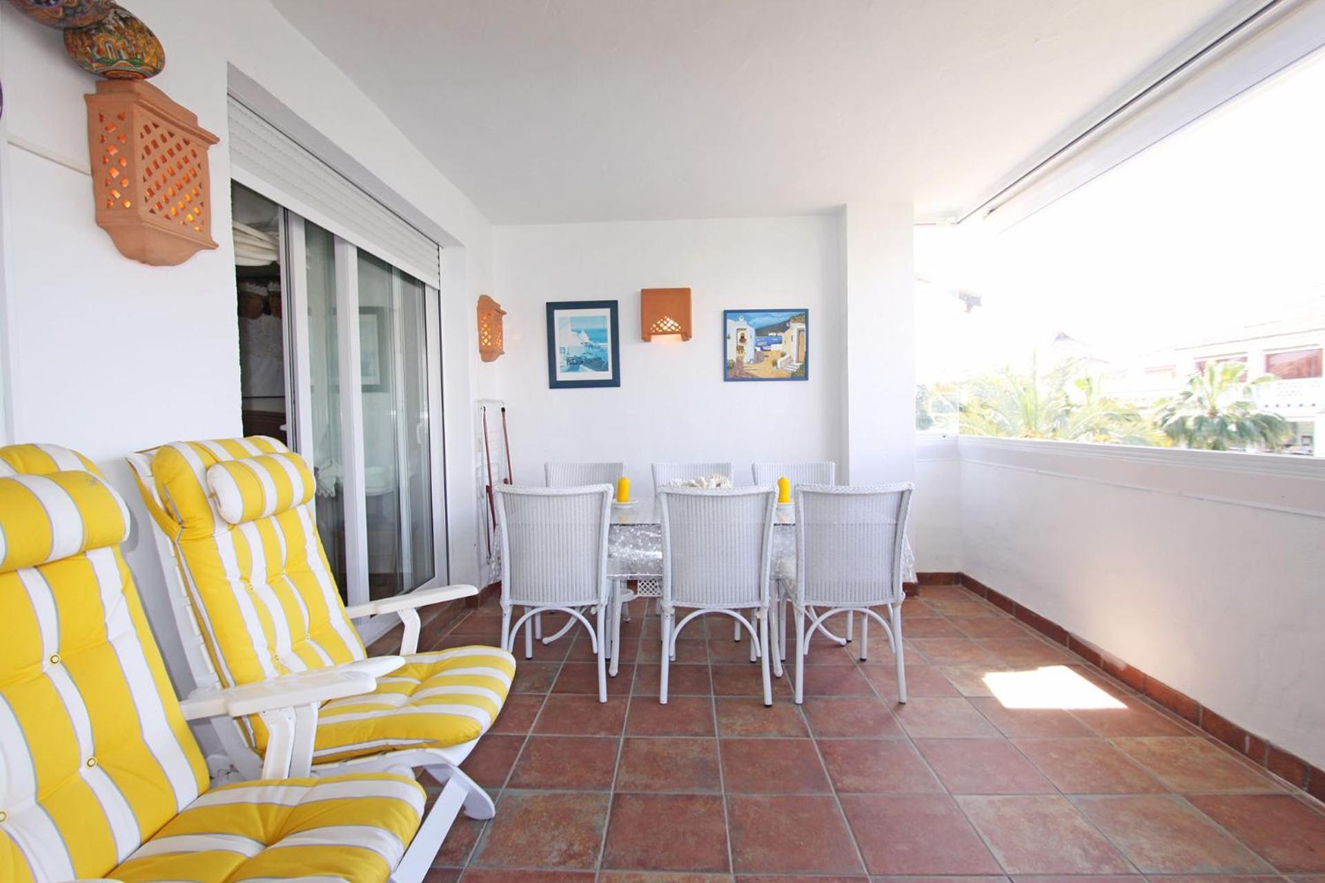 1105 Beachfront Golden Mile Apartment