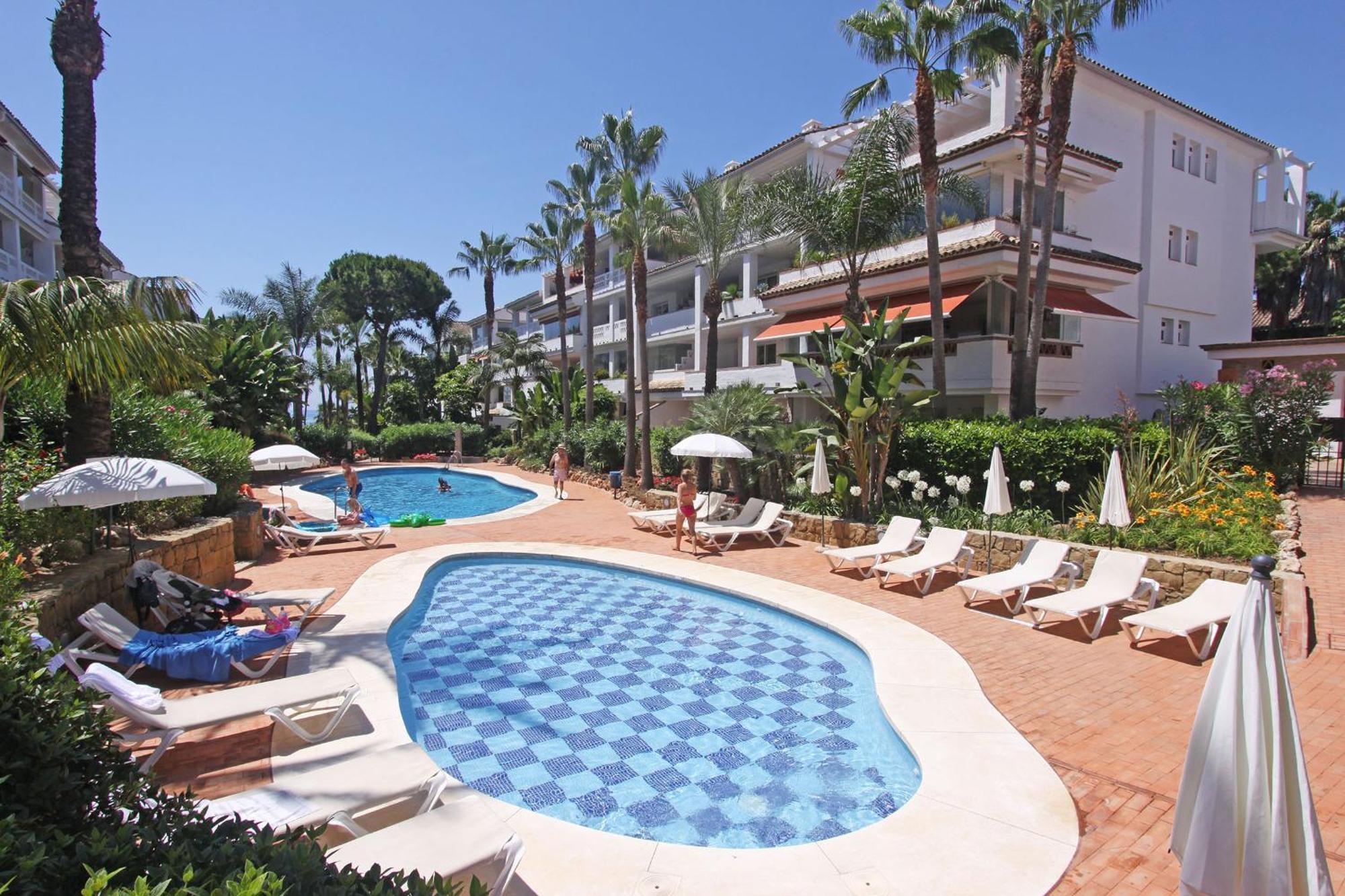 1105 Beachfront Golden Mile * Marbella