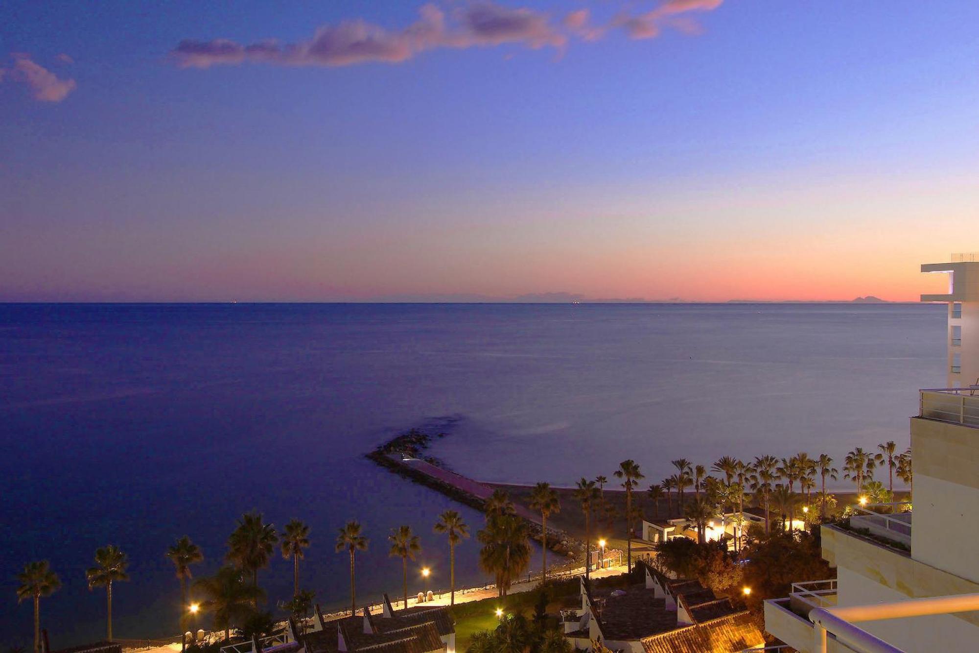 1149 Unique Beachfront Penthouse Center 400m2 * Marbella