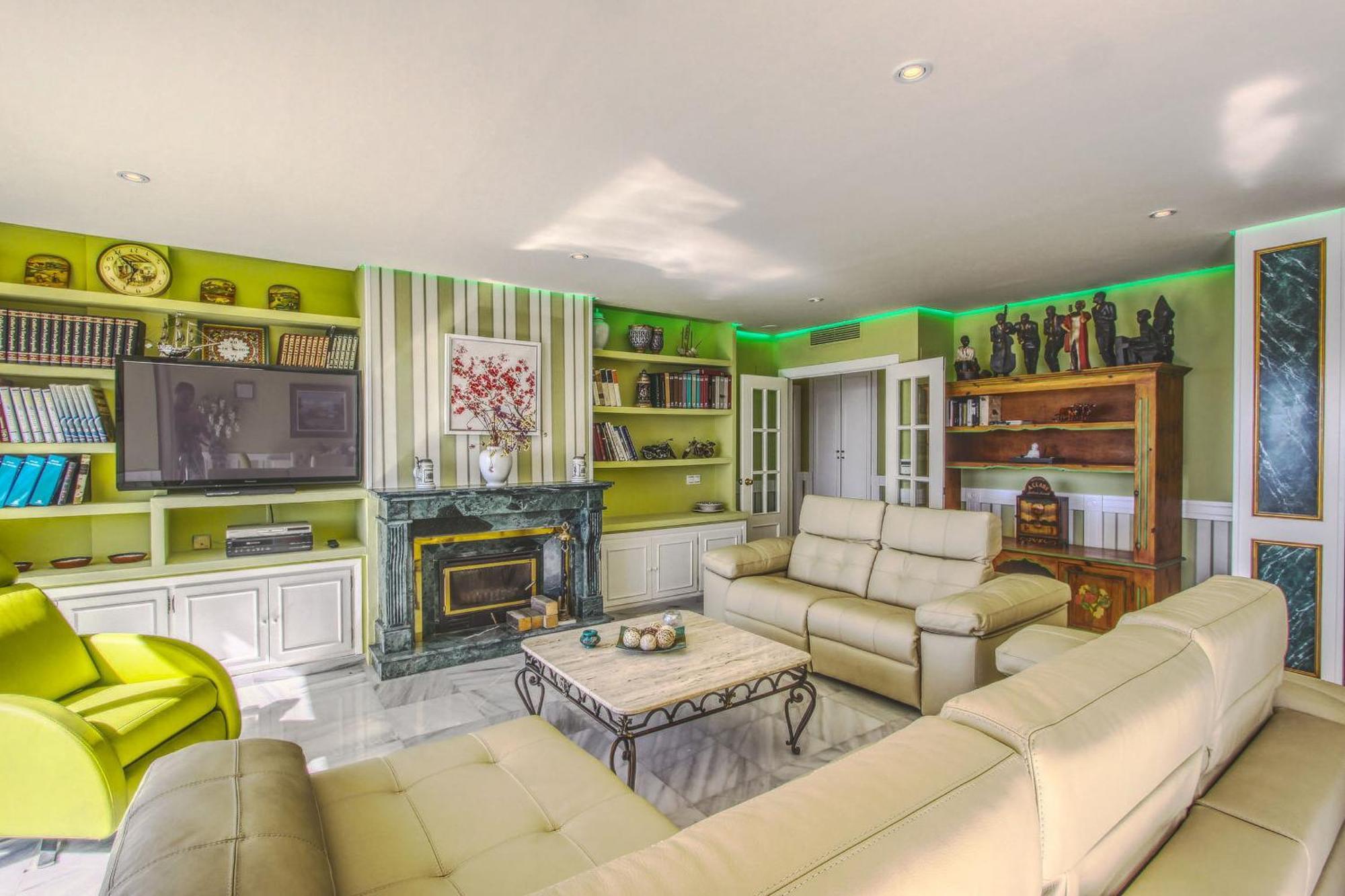 1149 Unique Beachfront Penthouse Center 400m2 Marbella