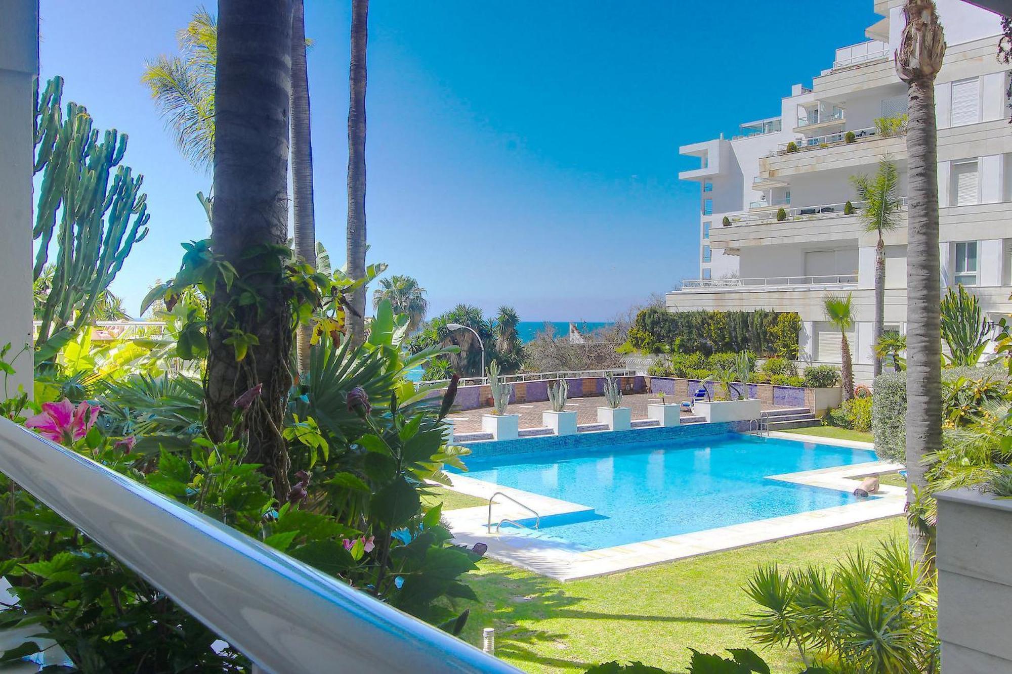 1149 Unique Beachfront Penthouse Center 400m2 Apartment Marbella