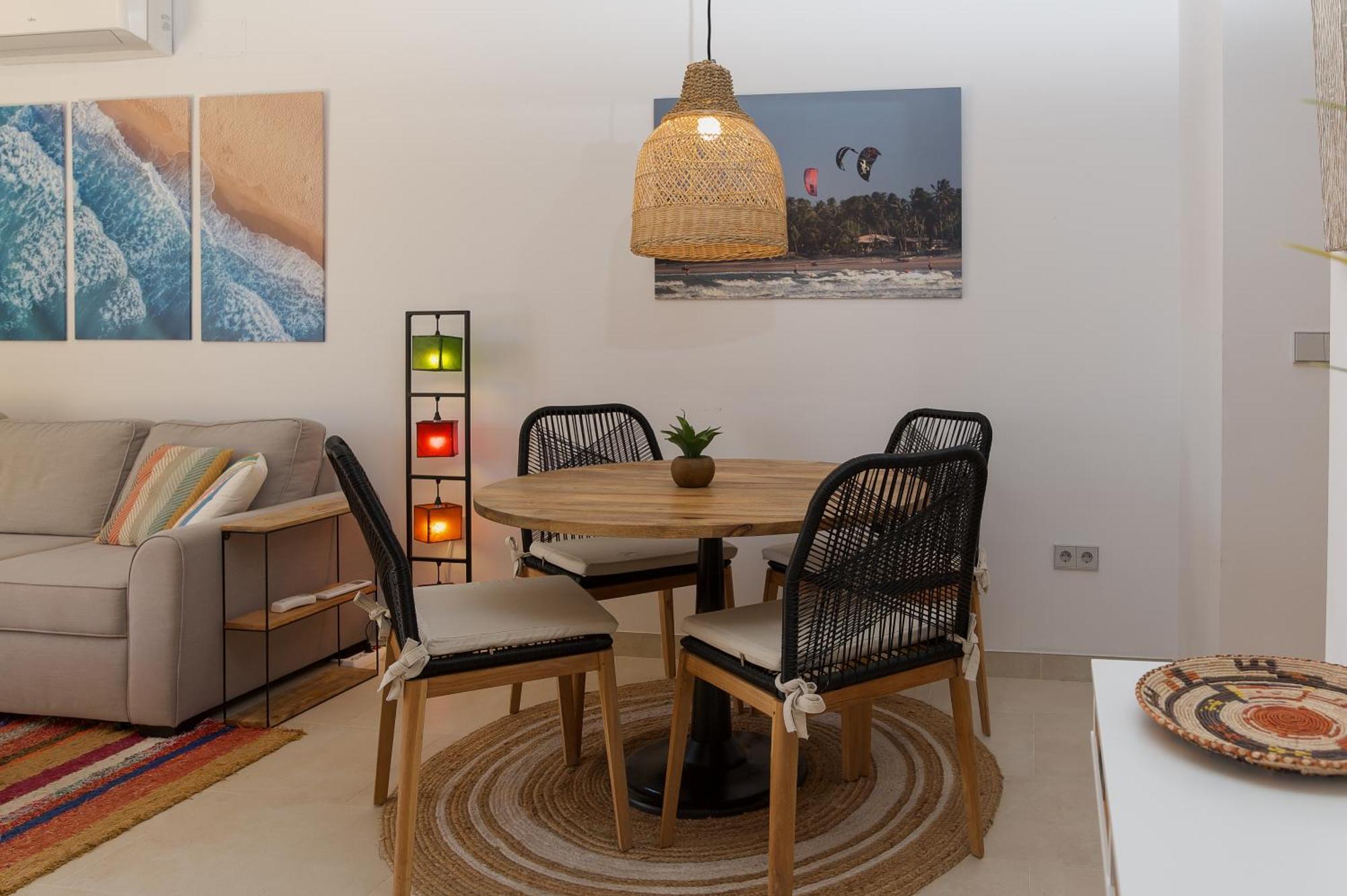 Deja Blue - Rent Modern Penthouse Apartment *